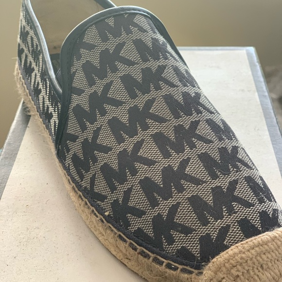 MK Espadrilles - Picture 4 of 4